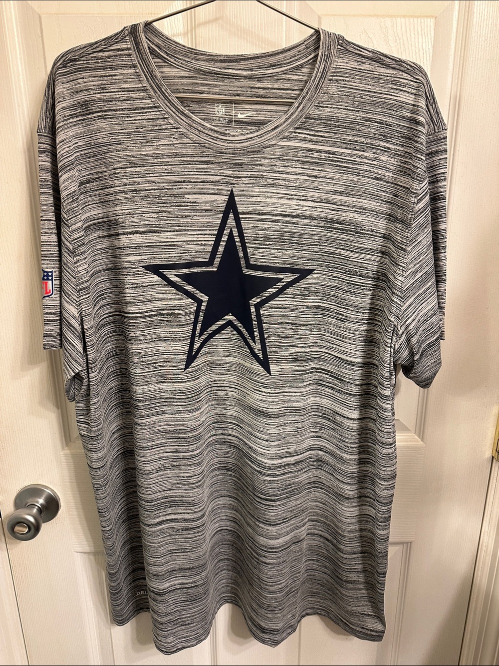 Cowboys NFL Men's Gray Space-Dye Tee with Navy Star